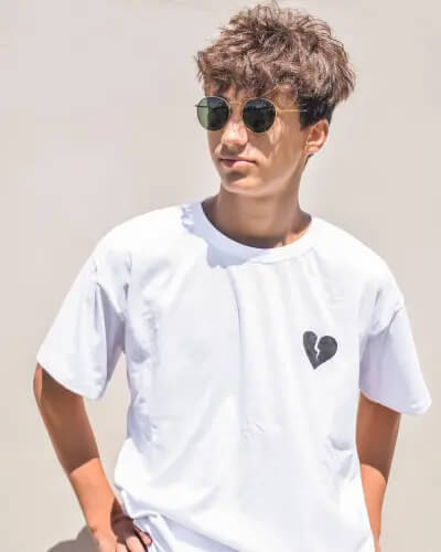 Antonio, 18